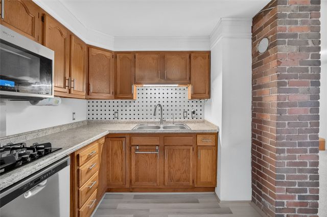 820 Maple Street, West Des Moines, IA 50265