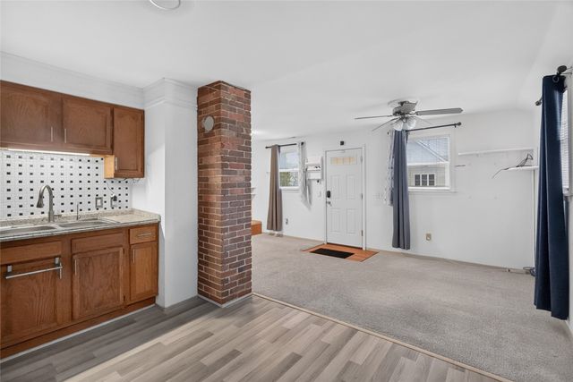 820 Maple Street, West Des Moines, IA 50265