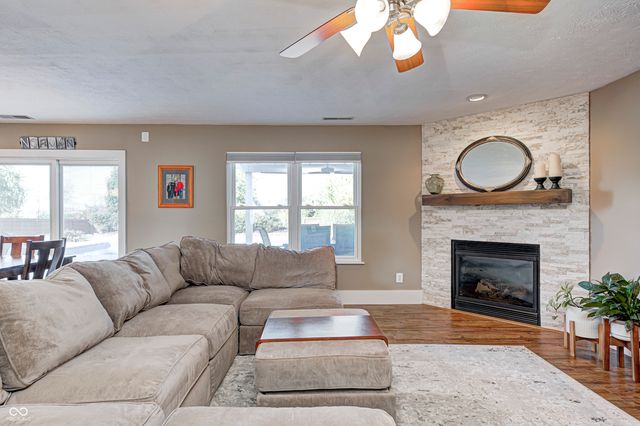 3176 S Parker Lane, New Palestine, IN 46163