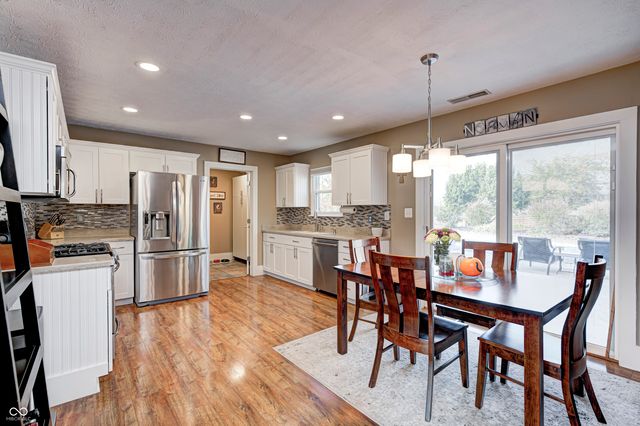 3176 S Parker Lane, New Palestine, IN 46163