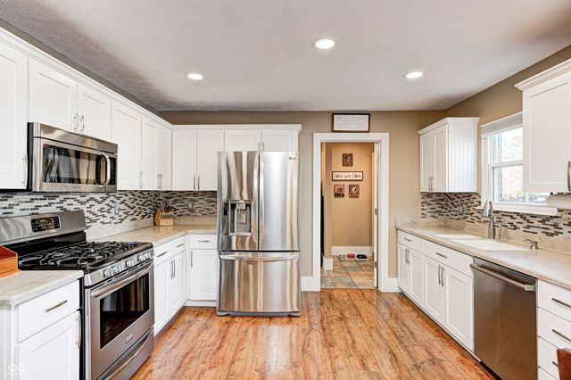 3176 S Parker Lane, New Palestine, IN 46163