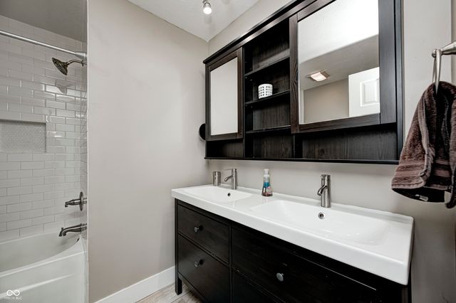 3176 S Parker Lane, New Palestine, IN 46163