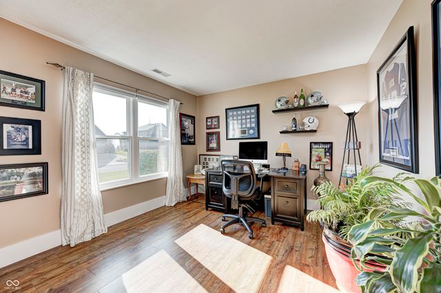 3176 S Parker Lane, New Palestine, IN 46163