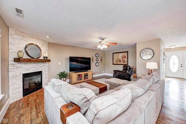 3176 S Parker Lane, New Palestine, IN 46163