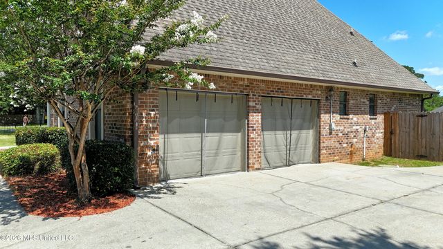8308 Clamshell Avenue, Ocean Springs, MS 39564