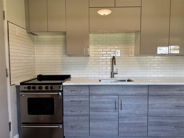 2845 9TH AVENUE N, St Petersburg, FL 33713
