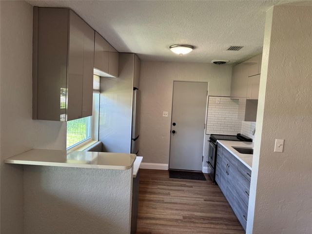 2845 9TH AVENUE N, St Petersburg, FL 33713