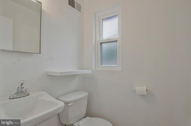 8104 RIGGS RD, Hyattsville, MD 20783