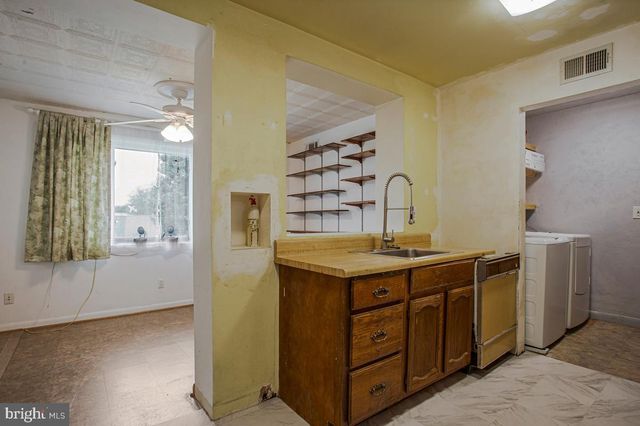 8104 RIGGS RD, Hyattsville, MD 20783