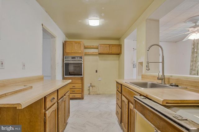 8104 RIGGS RD, Hyattsville, MD 20783