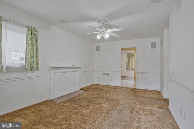 8104 RIGGS RD, Hyattsville, MD 20783