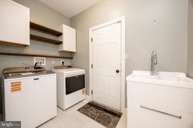 1 WINSLOW DR, Phoenixville, PA 19460