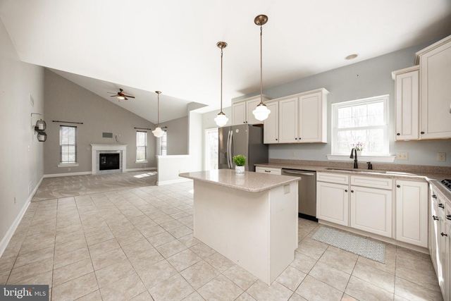 1 WINSLOW DR, Phoenixville, PA 19460