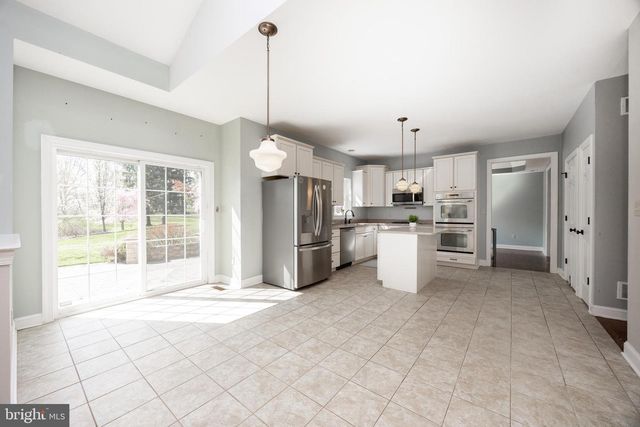 1 WINSLOW DR, Phoenixville, PA 19460