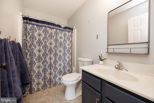 1 WINSLOW DR, Phoenixville, PA 19460