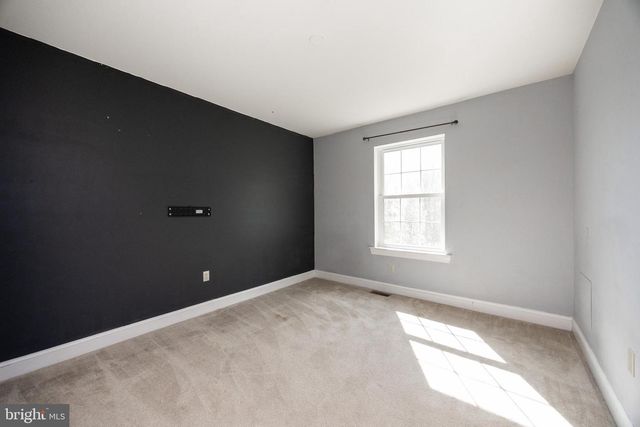 1 WINSLOW DR, Phoenixville, PA 19460
