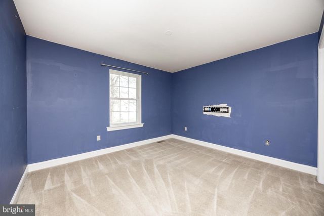 1 WINSLOW DR, Phoenixville, PA 19460