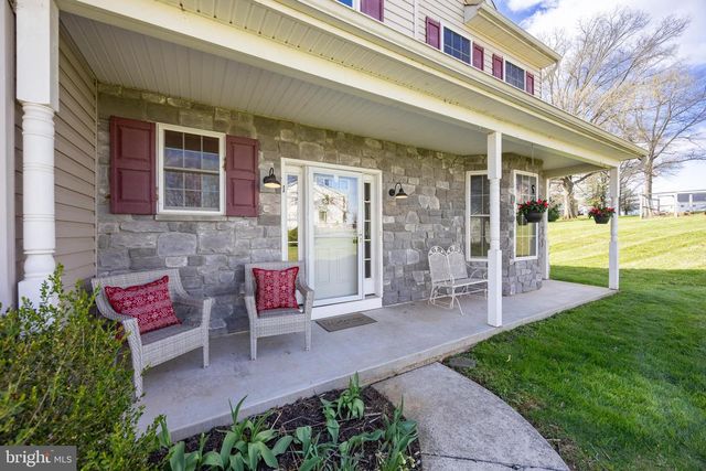 1 WINSLOW DR, Phoenixville, PA 19460