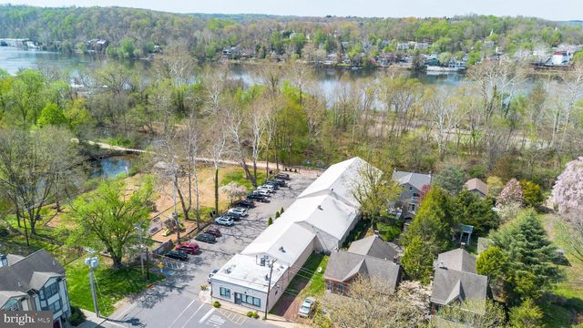 1 WINSLOW DR, Phoenixville, PA 19460