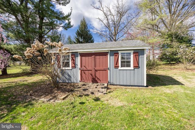 1 WINSLOW DR, Phoenixville, PA 19460