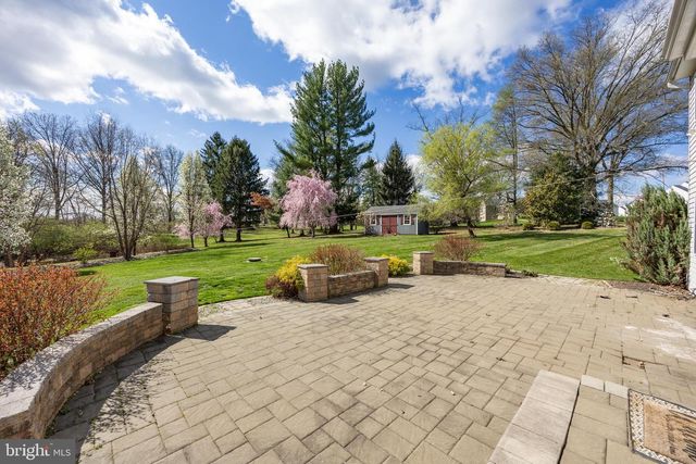 1 WINSLOW DR, Phoenixville, PA 19460