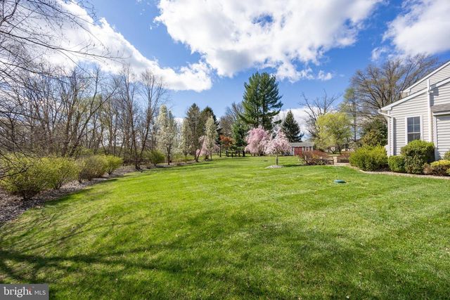 1 WINSLOW DR, Phoenixville, PA 19460