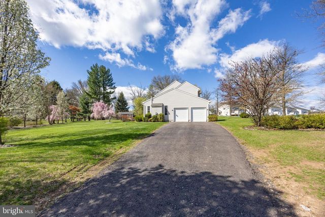 1 WINSLOW DR, Phoenixville, PA 19460