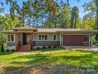 15 Avon Road, Asheville, NC 28805