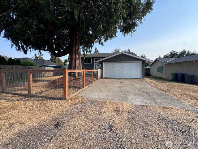 422 116th Place SW, Everett, WA 98204