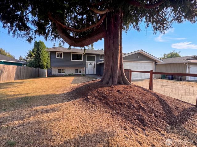 422 116th Place SW, Everett, WA 98204