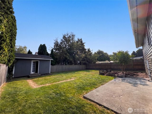 422 116th Place SW, Everett, WA 98204