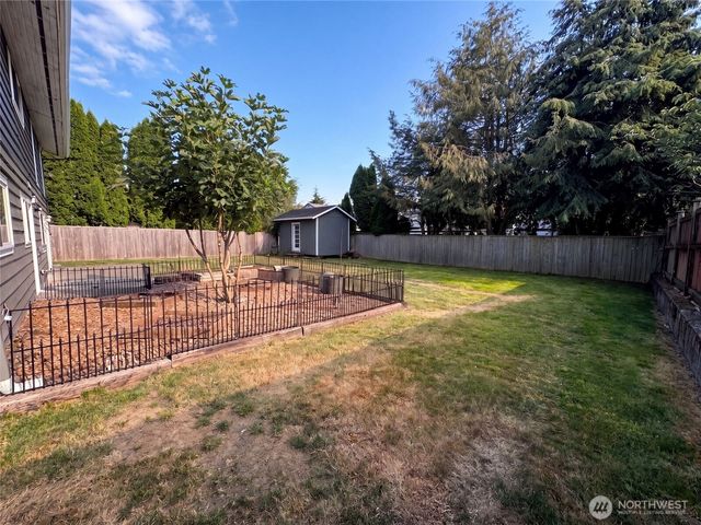 422 116th Place SW, Everett, WA 98204