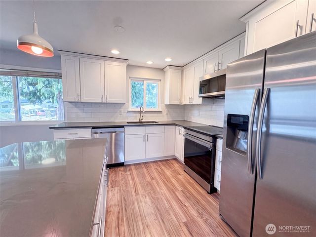 422 116th Place SW, Everett, WA 98204