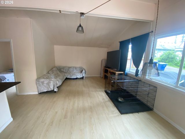 401 Se SURF Ave, Lincoln City, OR 97367
