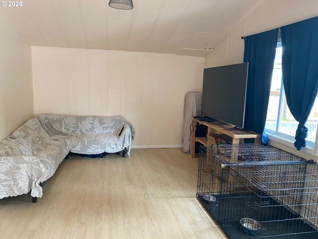 401 Se SURF Ave, Lincoln City, OR 97367