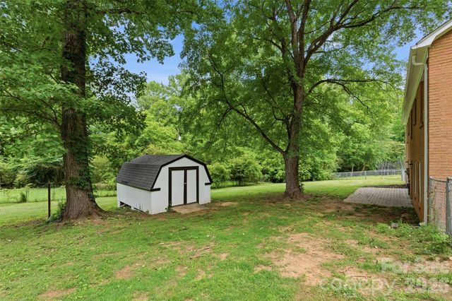 6742 Wild Turkey Lane, Charlotte, NC 28214