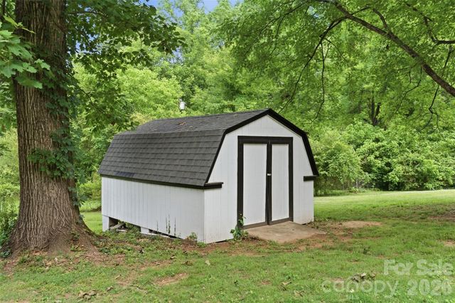 6742 Wild Turkey Lane, Charlotte, NC 28214