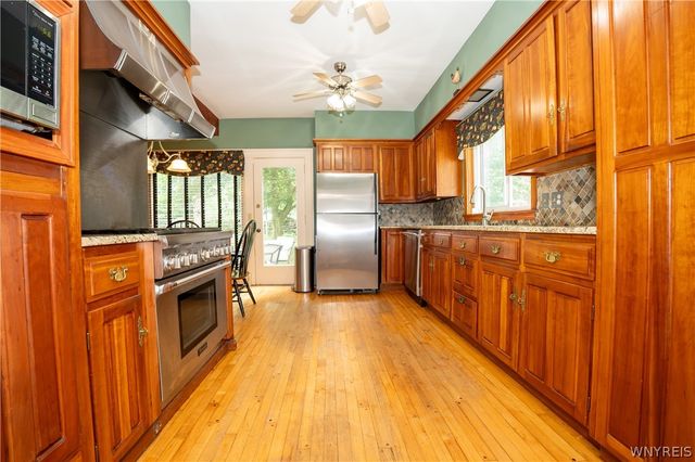 10775 Main Street, Clarence, NY 14031