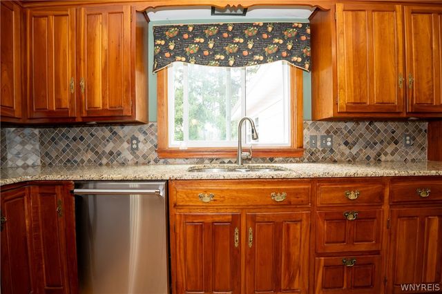 10775 Main Street, Clarence, NY 14031