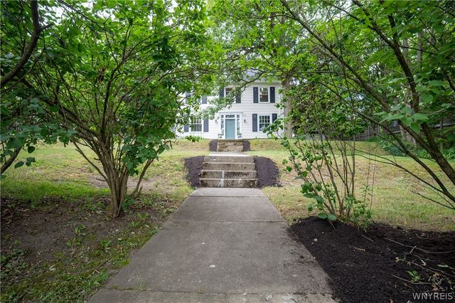 10775 Main Street, Clarence, NY 14031