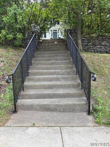 10775 Main Street, Clarence, NY 14031