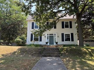 10775 Main Street, Clarence, NY 14031