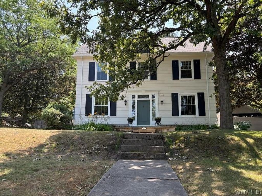 10775 Main Street, Clarence, NY 14031