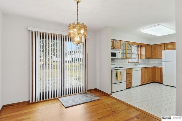 4628 Crestline Street, Omaha, NE 68134