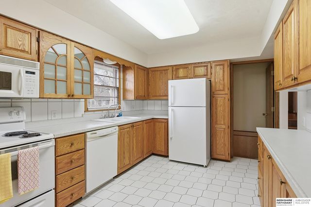 4628 Crestline Street, Omaha, NE 68134