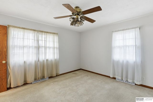 4628 Crestline Street, Omaha, NE 68134