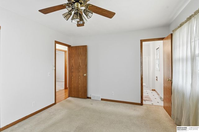 4628 Crestline Street, Omaha, NE 68134