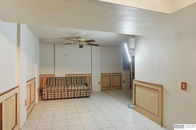 4628 Crestline Street, Omaha, NE 68134