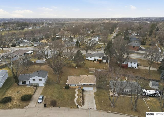 4628 Crestline Street, Omaha, NE 68134