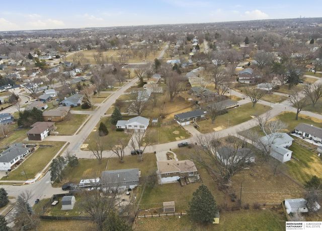 4628 Crestline Street, Omaha, NE 68134